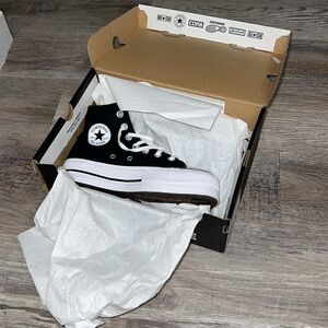 Converse Black and White